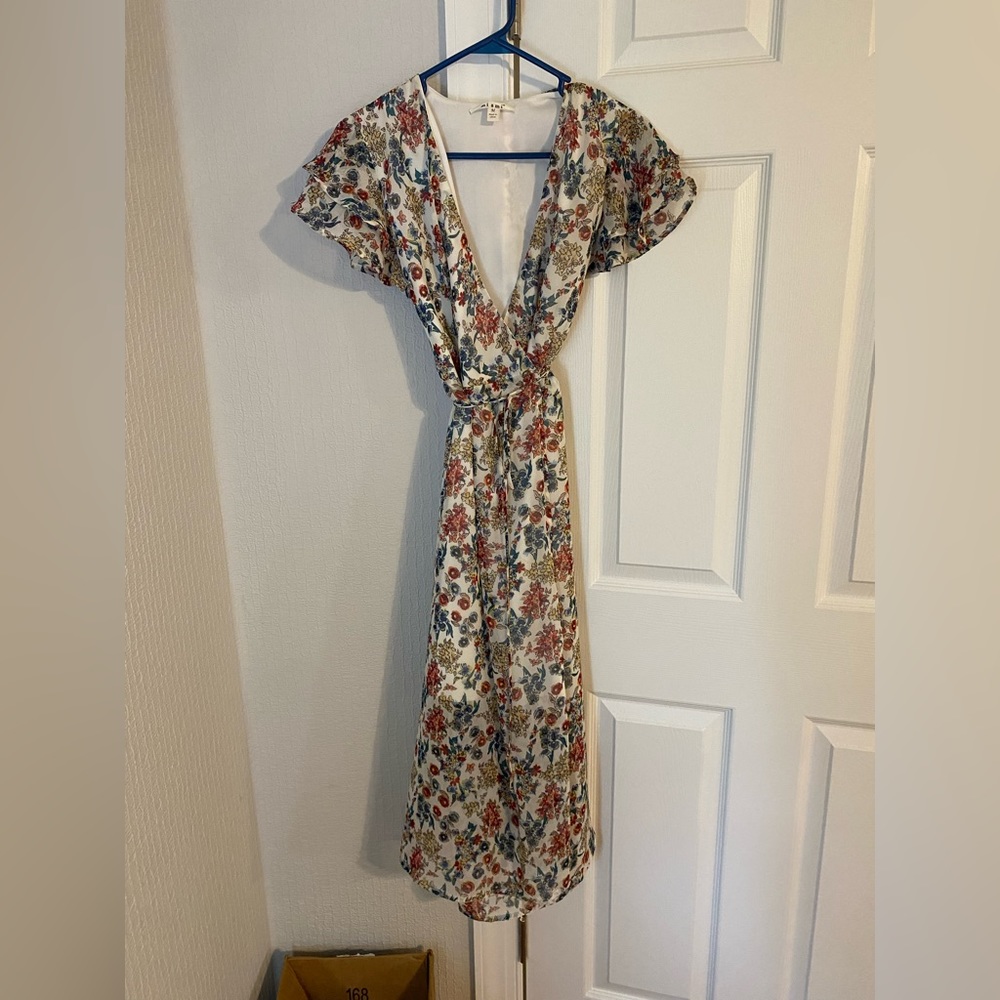 Floral women’s medium wrap dress
